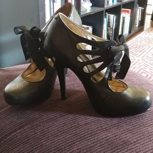 Steve Madden "Missy" lace up leather pumps 6.5